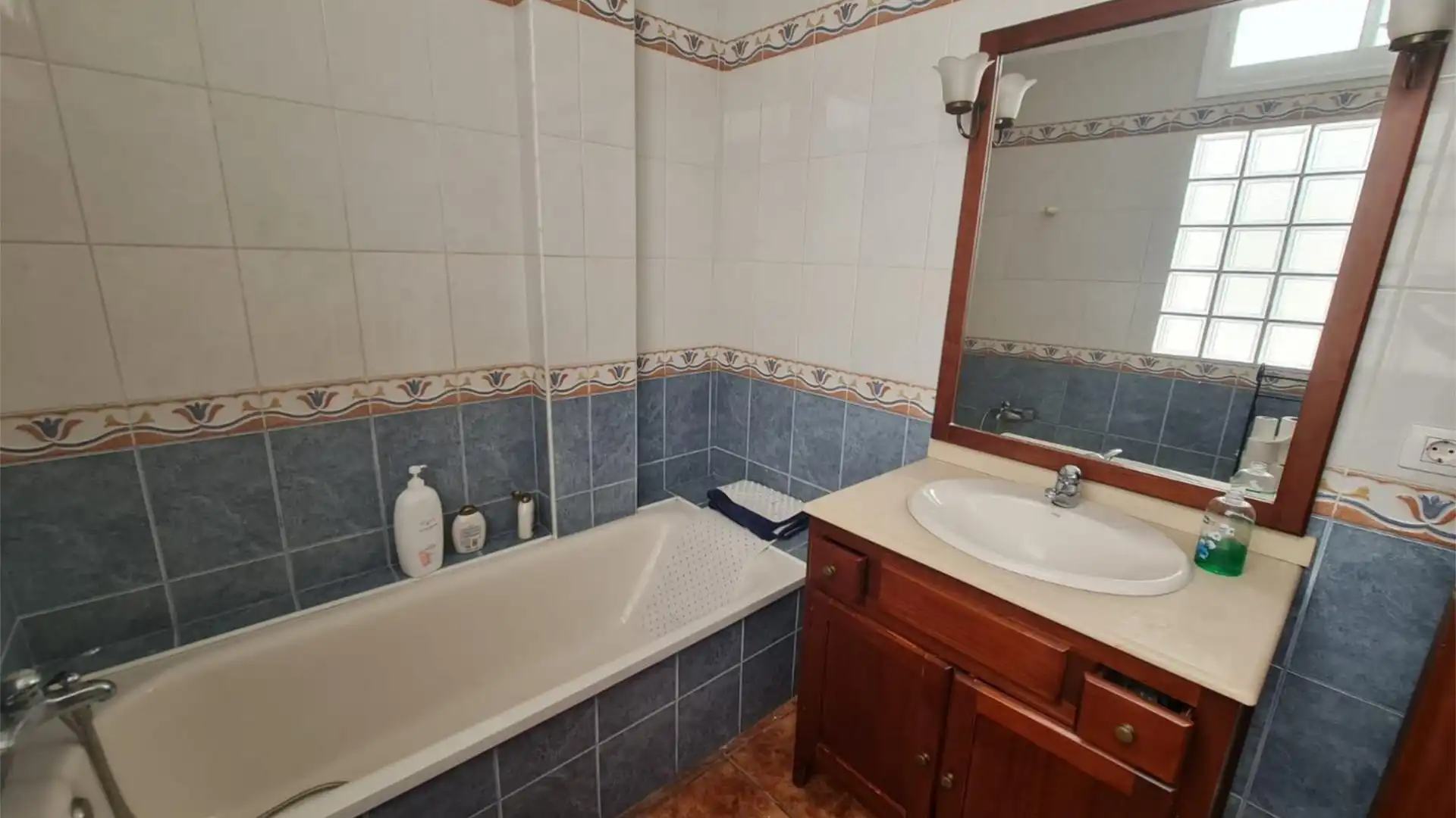 Casa adosada en  Calle Leonor Monteverde 11 - Foto 13