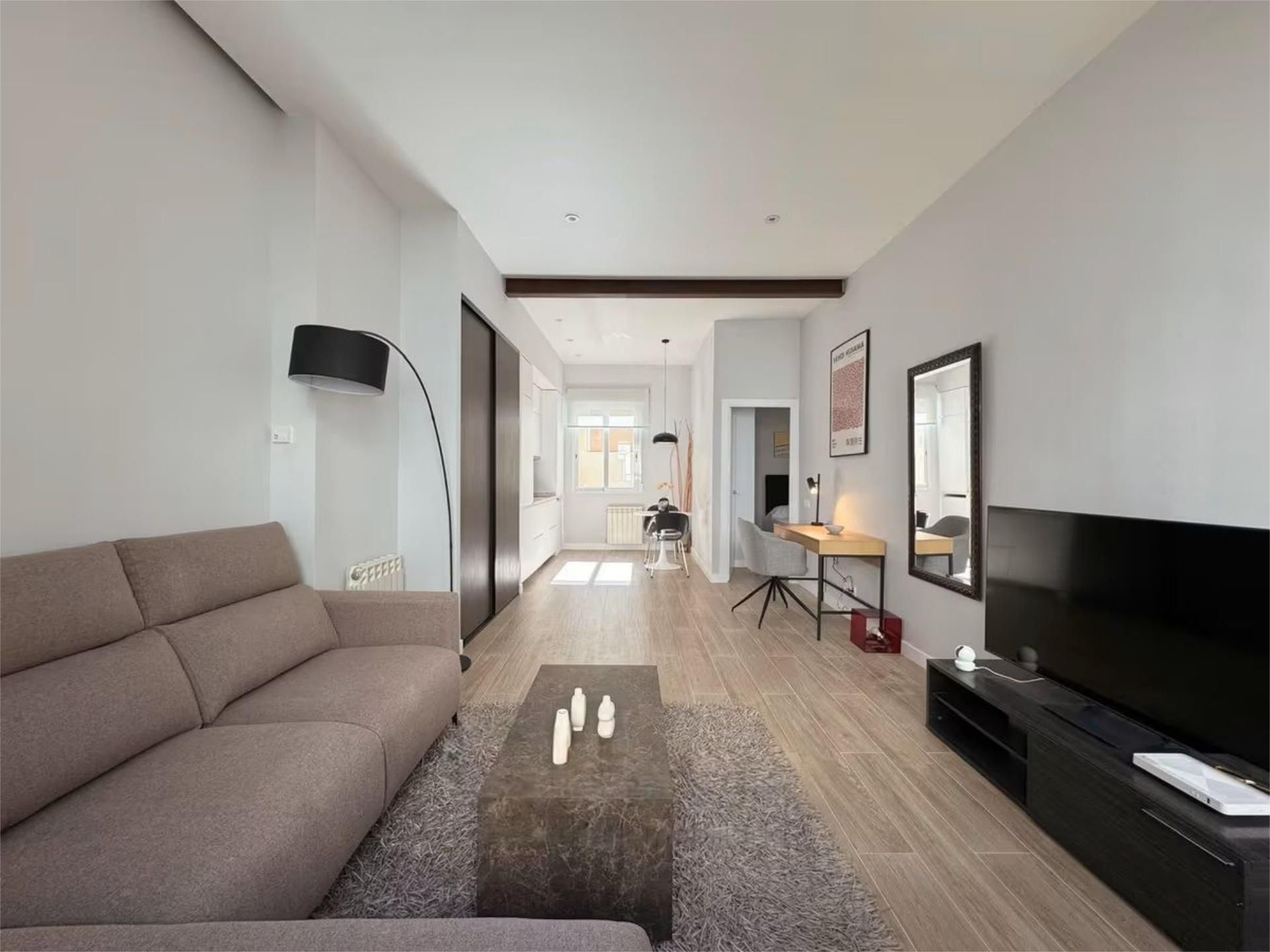 Piso en  Avenida Carlos V 20