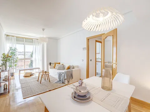 Piso en calle de Juan de Vera, 21