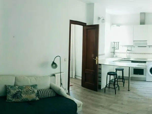 Piso en calle de María de Guzmán, 27