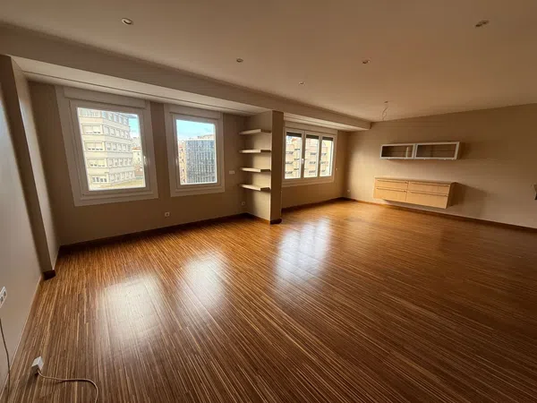 Piso en calle Caballeros, 3