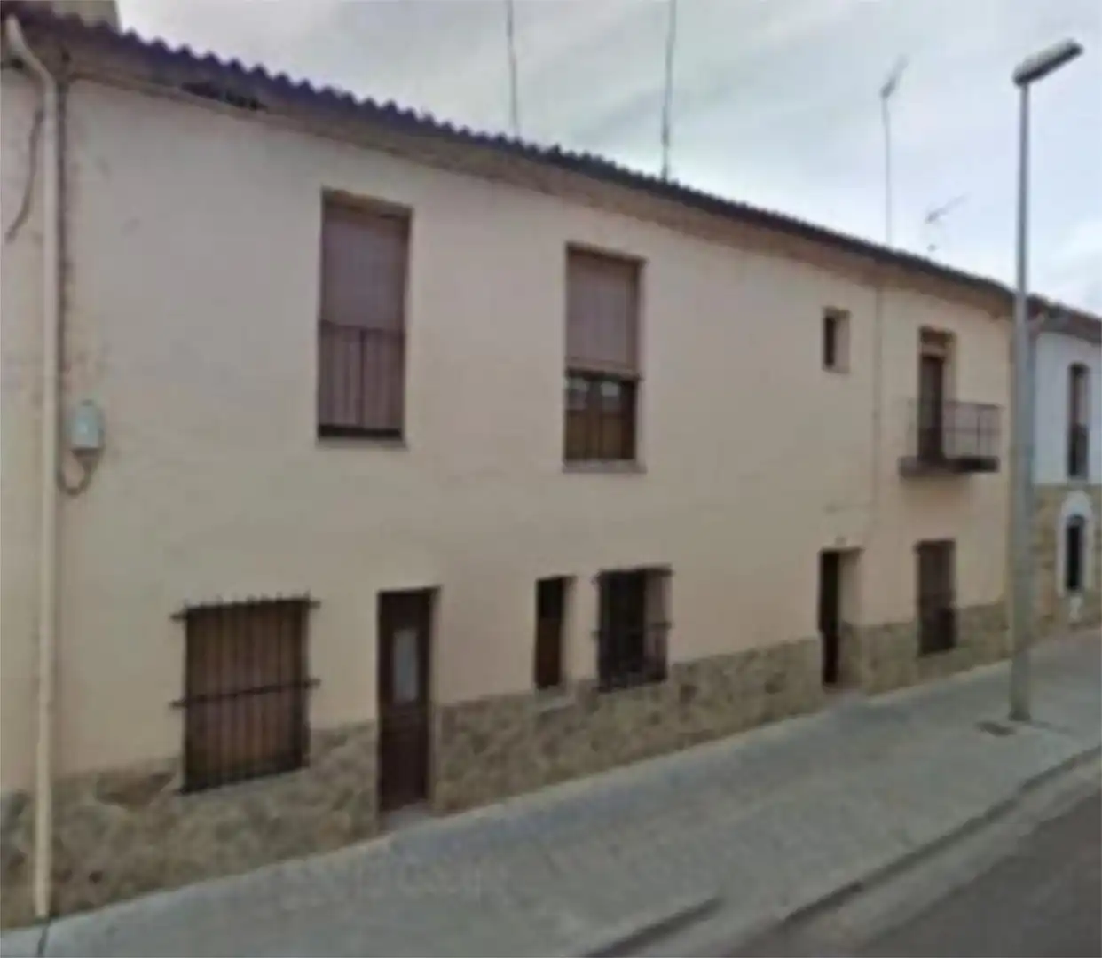 Casa adosada en  Calle de Cabañales 44 - Foto 2