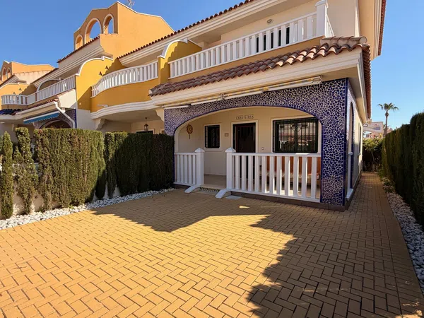 Chalet adosado en Calle Gerona, 90, Doña Pepa - Foto 2