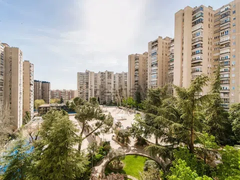 Piso en avenida Cardenal Herrera Oria, 167