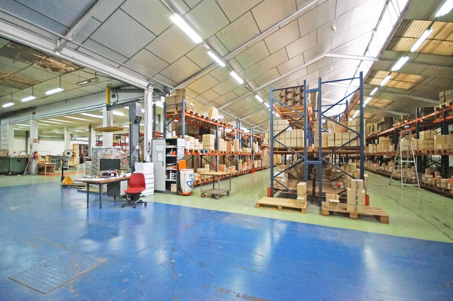 Nave en Calle Arquímedes - Foto 40