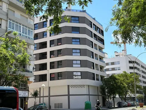 Piso en calle Arquitecto Guardiola, 50