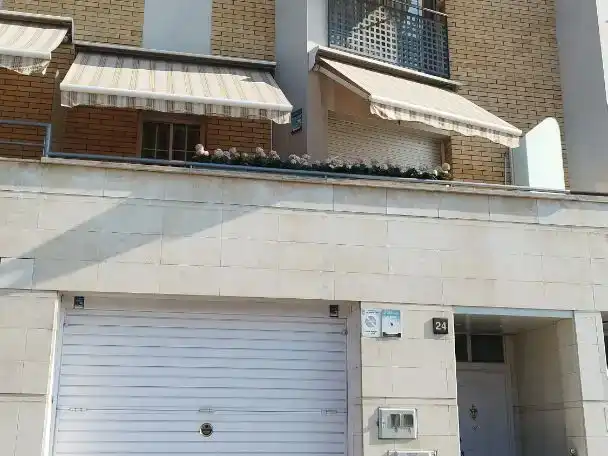 Casa adosada en  Carrer dels Pirineus 24 - Foto 5