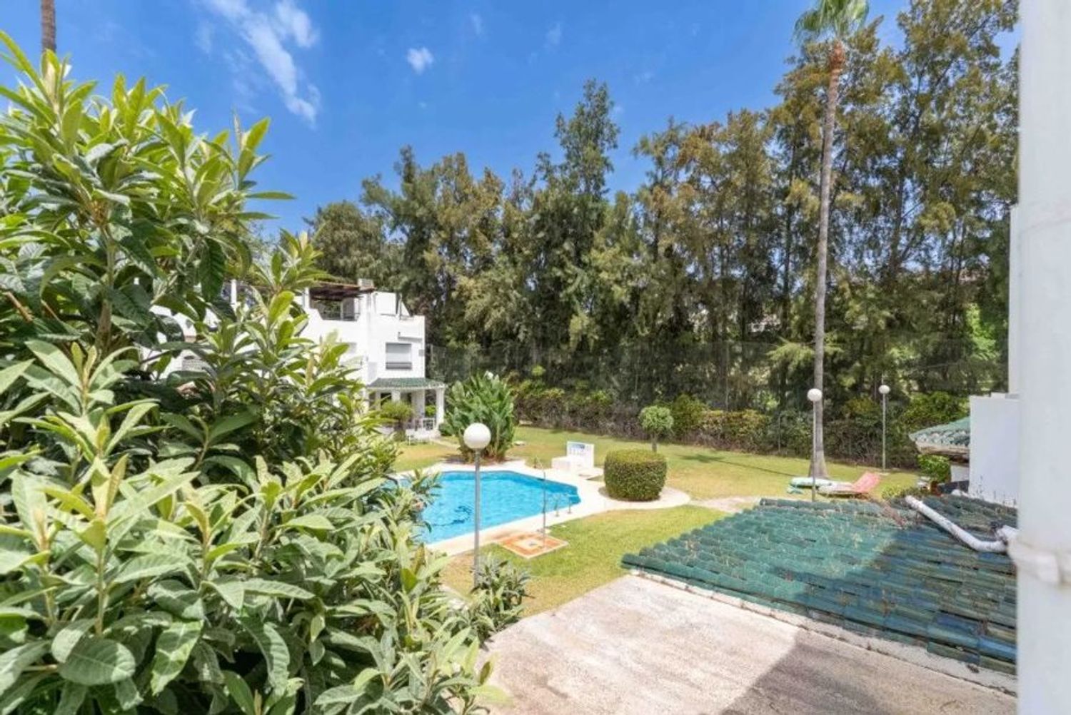 Chalet adosado en Barrio Los Naranjos - Foto 4