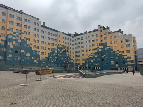 Piso en avenida de Atenas, 3