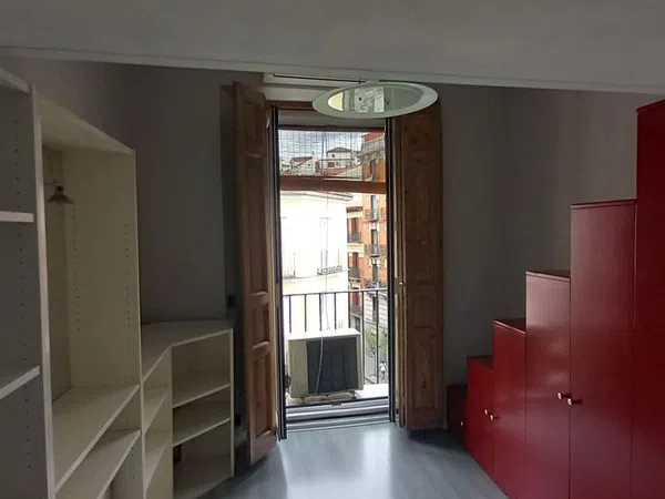 Estudio en calle de Toledo, 28