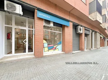 Local comercial en Mollet del Vallès - Foto 1