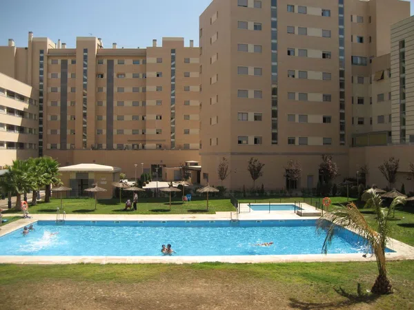 Piso en avenida de la Ilustración, 100