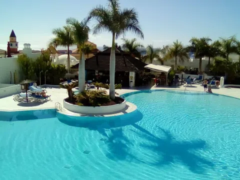 Piso en avenida Playa Paraíso, 1