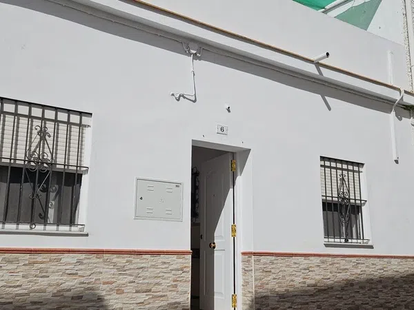 Chalet adosado en Calle Nogal, 6 - Foto 1