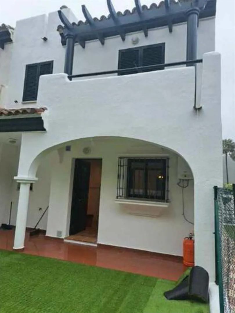 Chalet en El Goleto - Foto 2