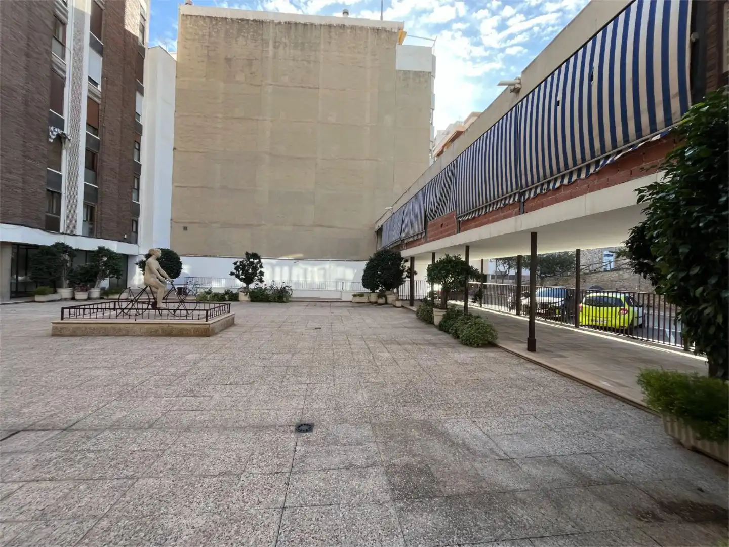 Local comercial en  Calle de la Virgen del Socorro 54 - Foto 2