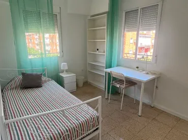 Piso en  Calle Castillo de Alanís de la Sierra 12 - Foto 2