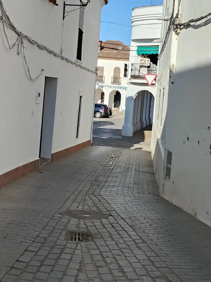 Casa adosada en  Calle Poderoso 3 - Foto 2