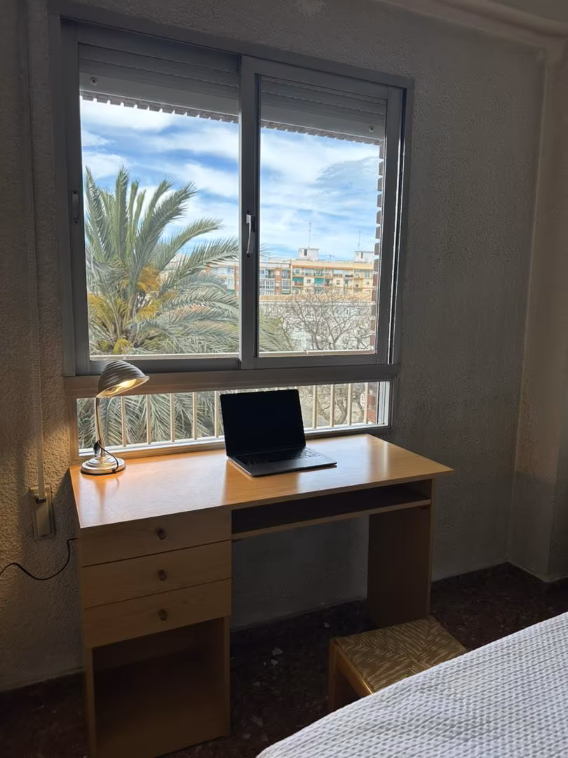 Piso en  Carrer del Doctor Manuel Candela 37 - Foto 6
