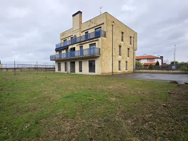 Planta baja en  Calle Valdian 25 - Foto 1