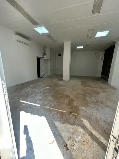 Local comercial en L'Hospitalet de Llobregat - Foto 9
