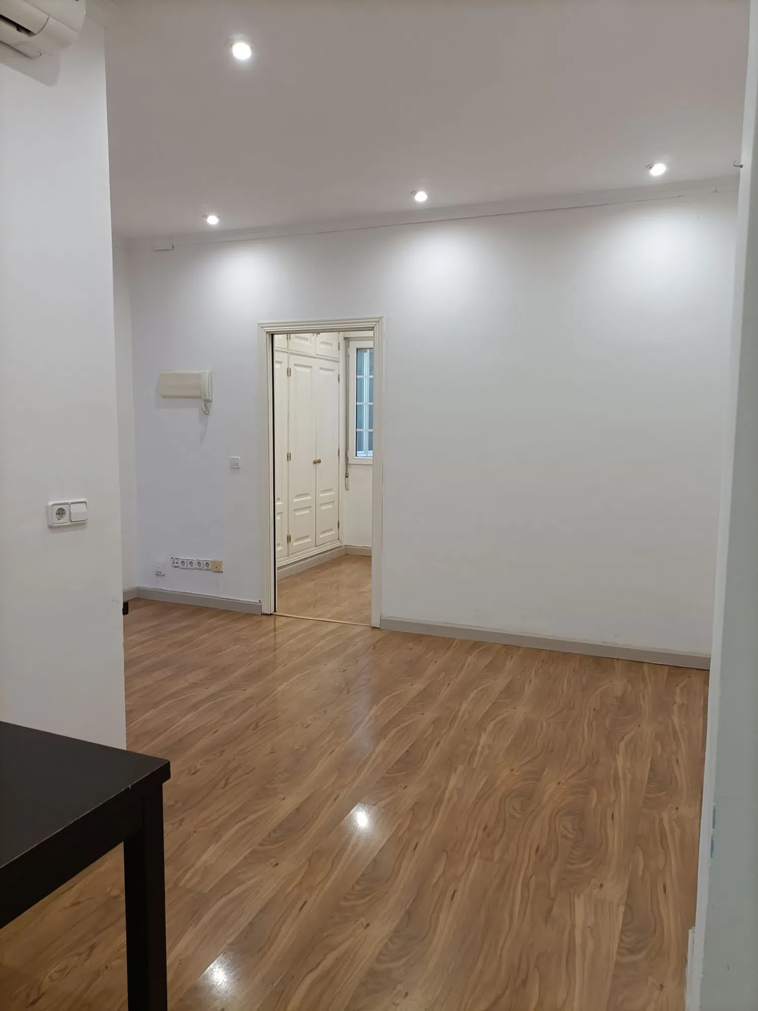 Piso en calle de Juan Bravo, 61