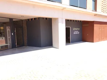 Local comercial en  Carrer de Calassanç Duran 71 - Foto 3