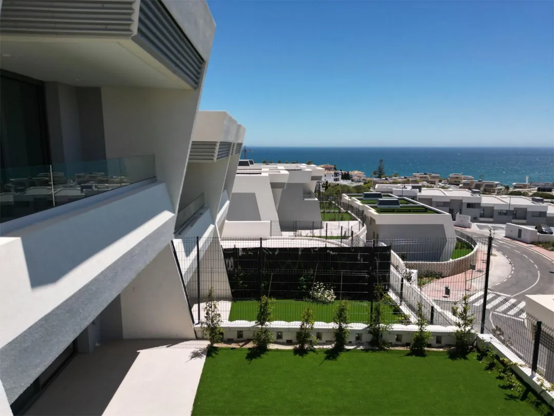 Casa adosada en  Calle Guarás 4 - Foto 1