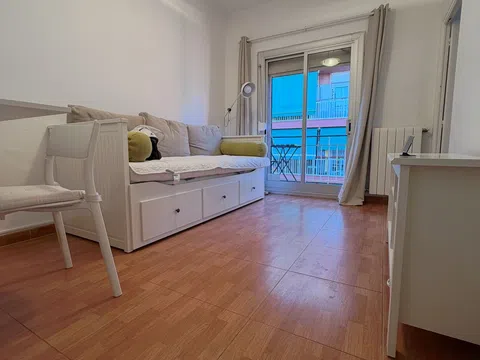 Piso en calle de l'Empordà, 10