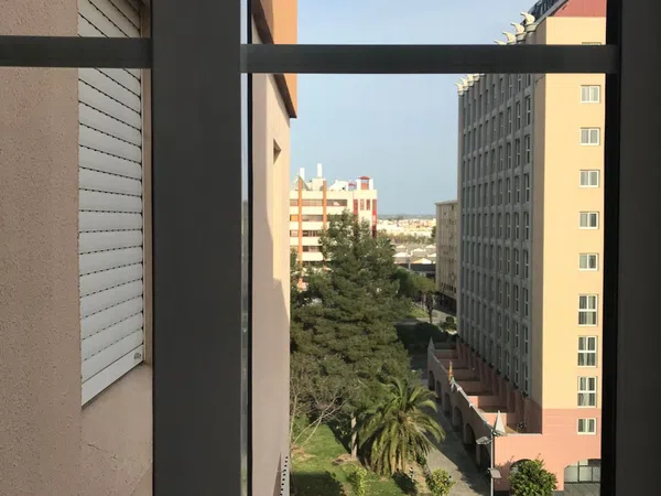 Piso en Avenida de las Ciencias - Foto 9