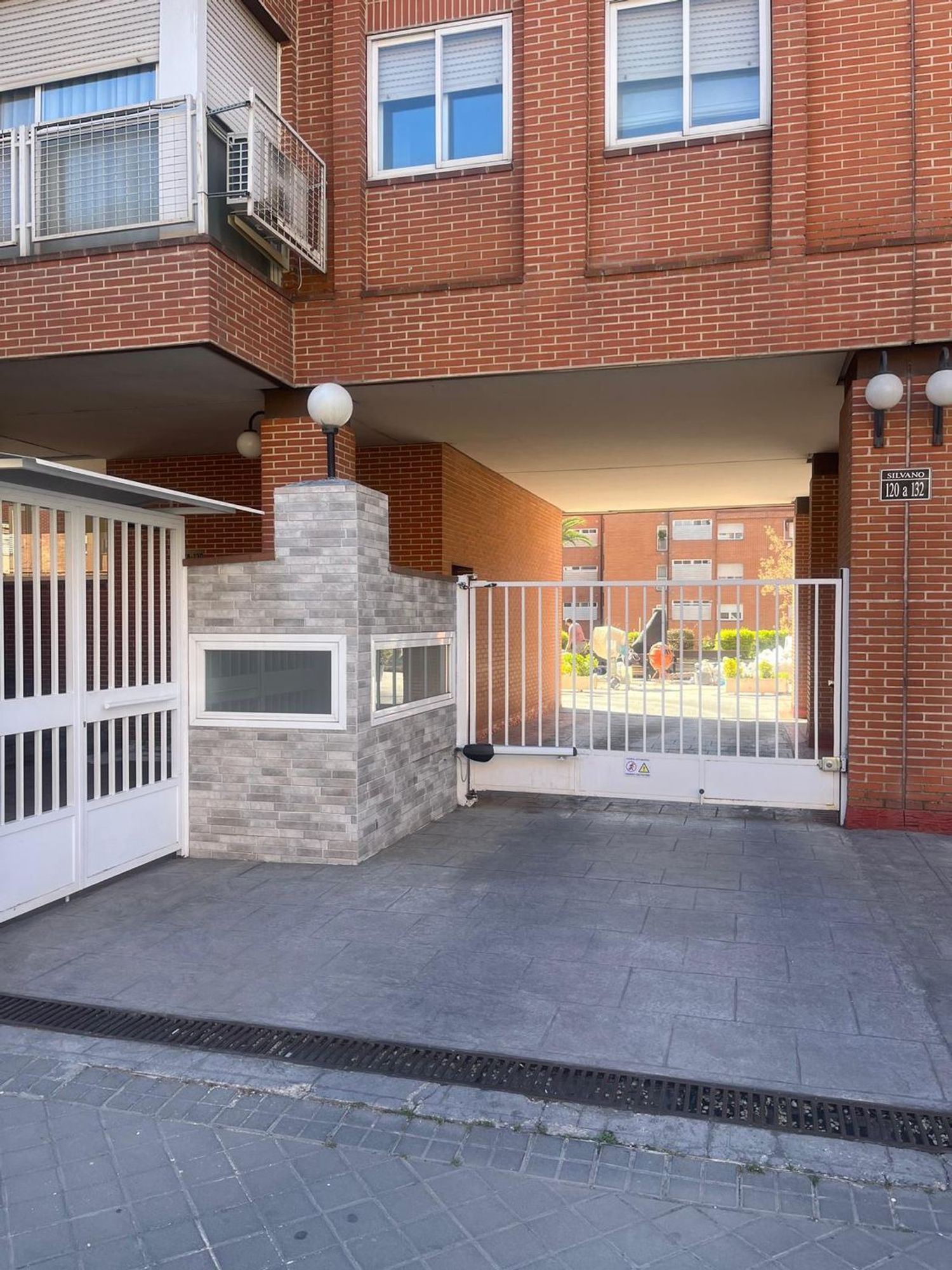 Piso en calle de Silvano, 130 - Foto 3