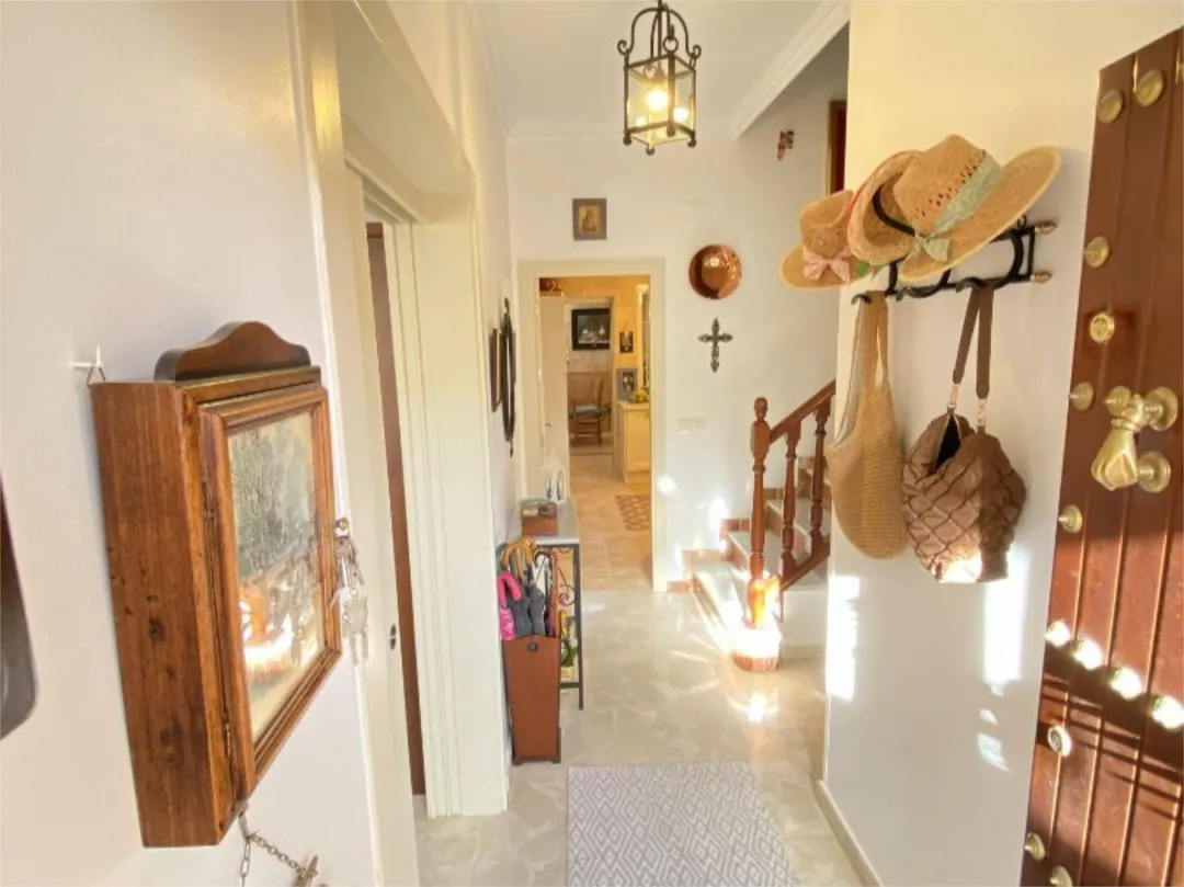 Casa adosada en  Calle Nelson Mandela 42 - Foto 1