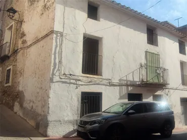 Casa adosada en  Carrer la Roca 3 - Foto 1