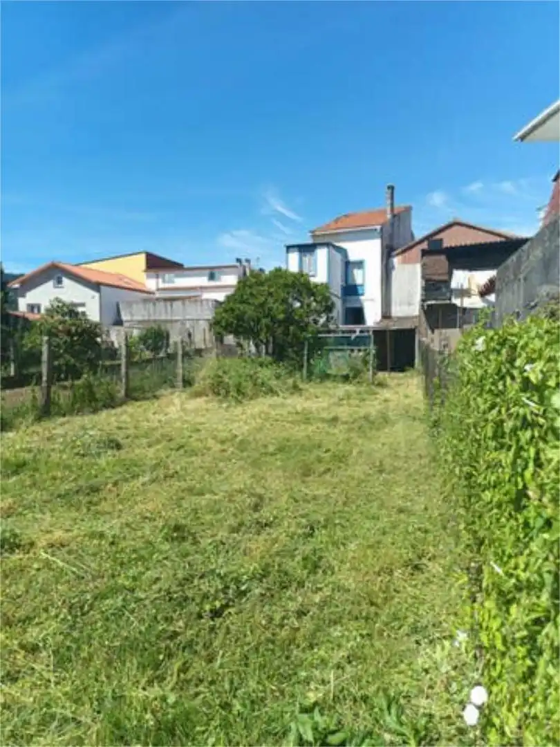 Chalet en pueblo - Foto 2
