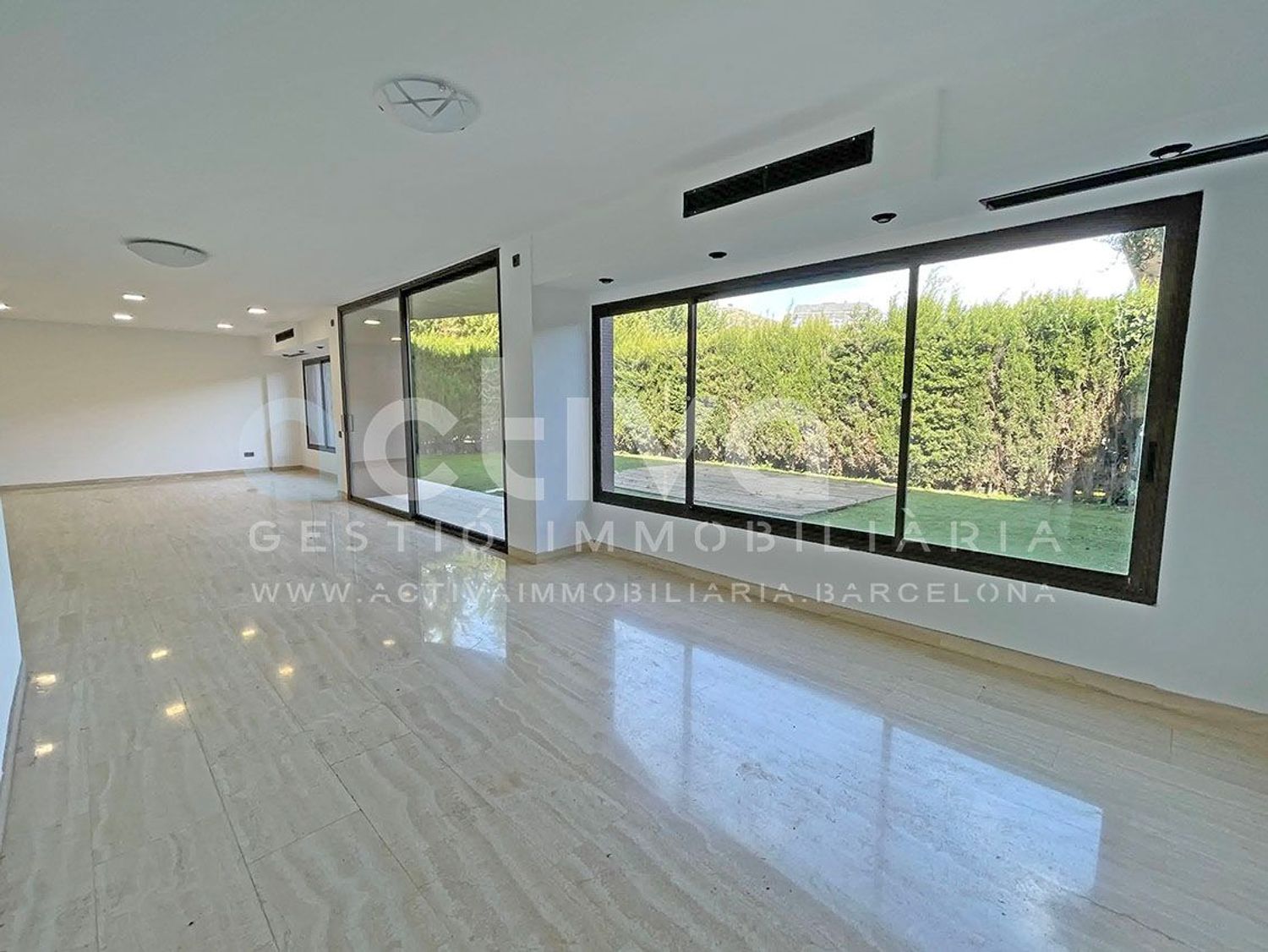 Chalet pareado en La Miranda - Ciutat Diagonal - Foto 4