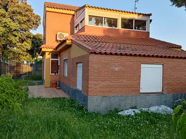 Chalet en  Avenida de Chiloeches 143 - Foto 2