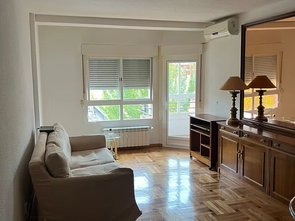 Piso en calle de Tribaldos, 3