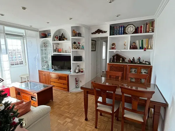 Piso en avenida del Marqués de Corbera, 50