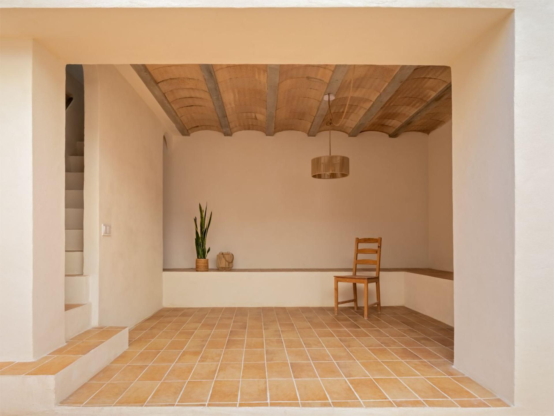 Casa adosada en  Carrer de Llevant 13 - Foto 2