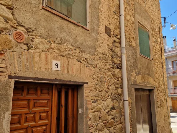 Casa de pueblo en Plaza Garriguella, 7 - Foto 2