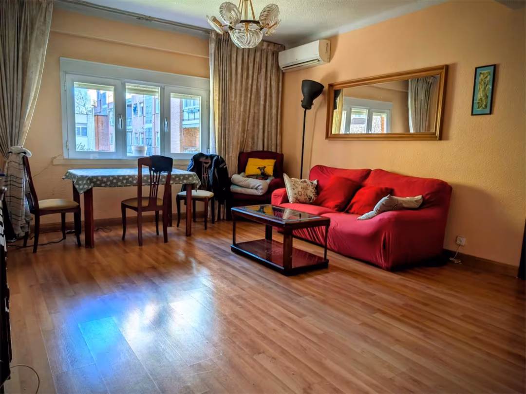 Piso en  Calle de Mauricio Legendre 27