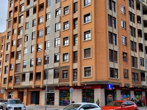 Piso en Calle Gordon Ordás, 2, Las Eras de Renueva, Las Eras de Renueva - Foto 1