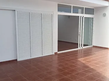 Casa adosada en  Avenida Touroperador Finnmatkat 9 - Foto 4