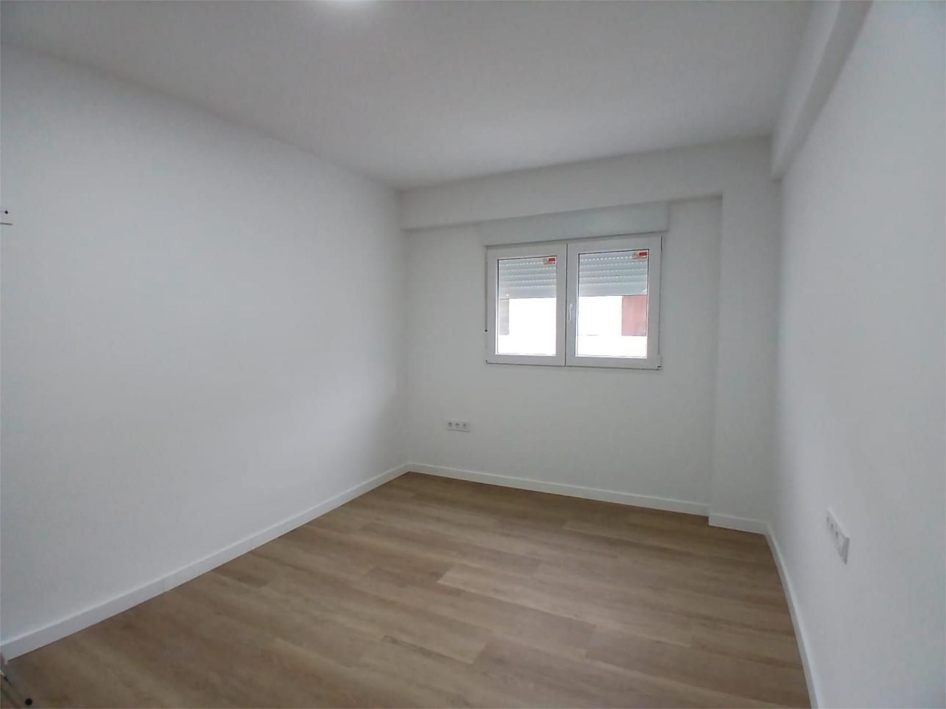 Piso en  Carrer de Ciril Amorós 28 - Foto 5