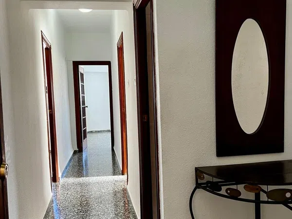 Piso en avenida de Pérez Galdós, 84 - Foto 2