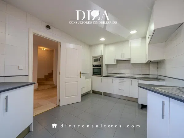 Casa o chalet independiente en Avenida de la Victoria - Foto 12