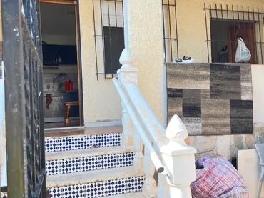 Planta baja en  Calle del Parque 21 - Foto 2