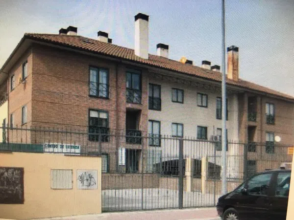 Estudio en calle clara campoamor, 13