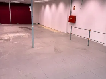 Local comercial en  Carrer de Solsona 104 - Foto 3