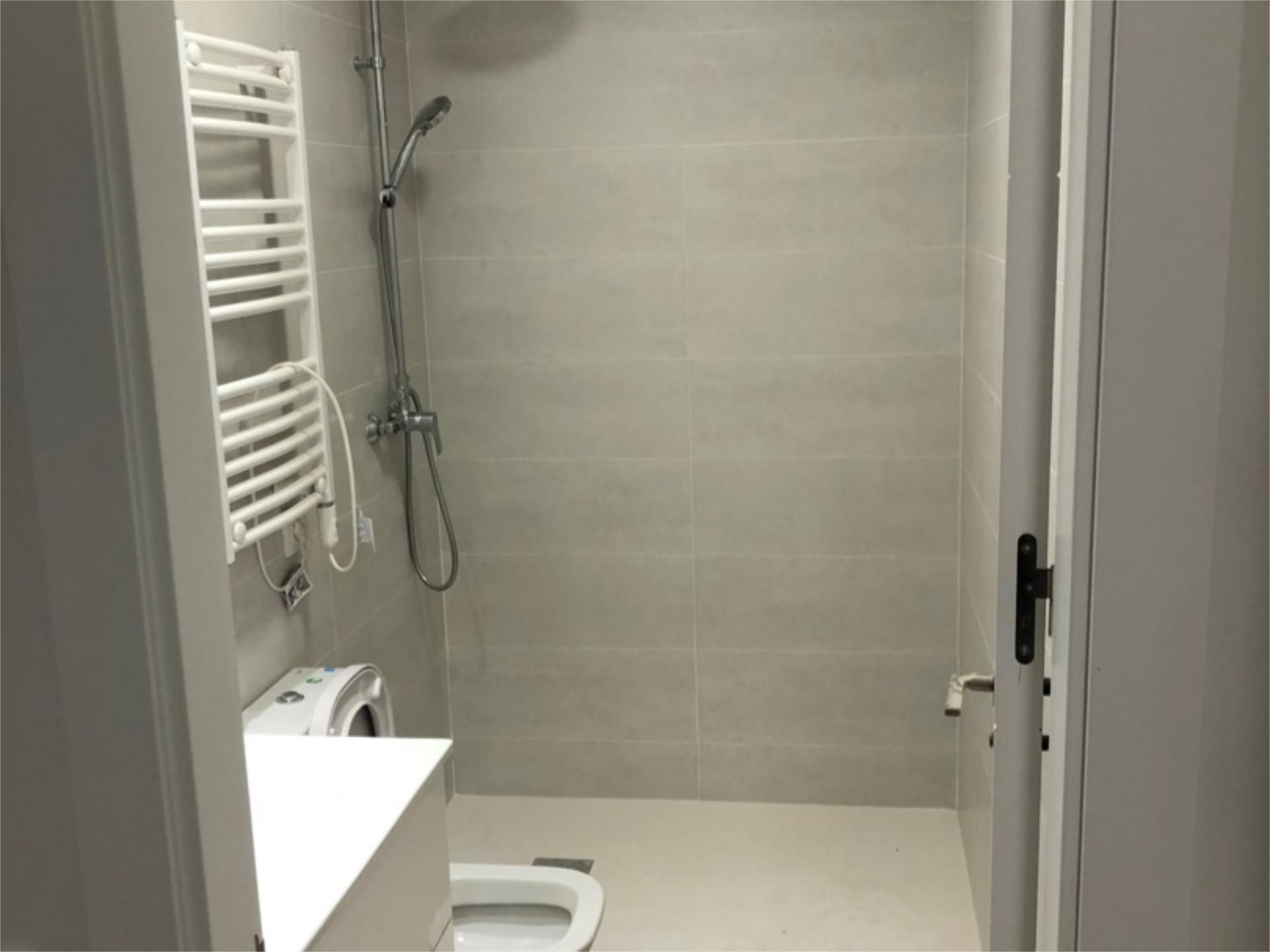 Piso en  Calle del Arroyo de la Media Legua 46 - Foto 5